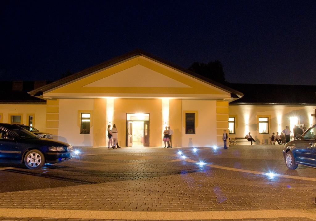 Hotel Diament - Zajazd U Przemka Zgierz Exteriér fotografie