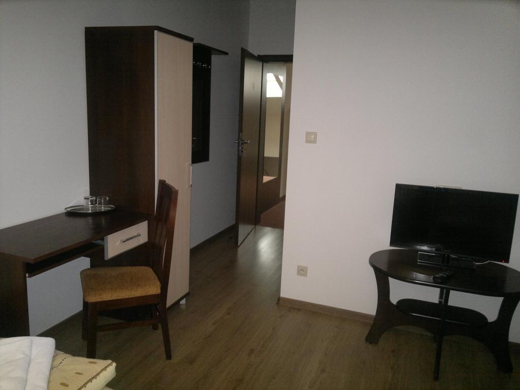 Hotel Diament - Zajazd U Przemka Zgierz Pokoj fotografie